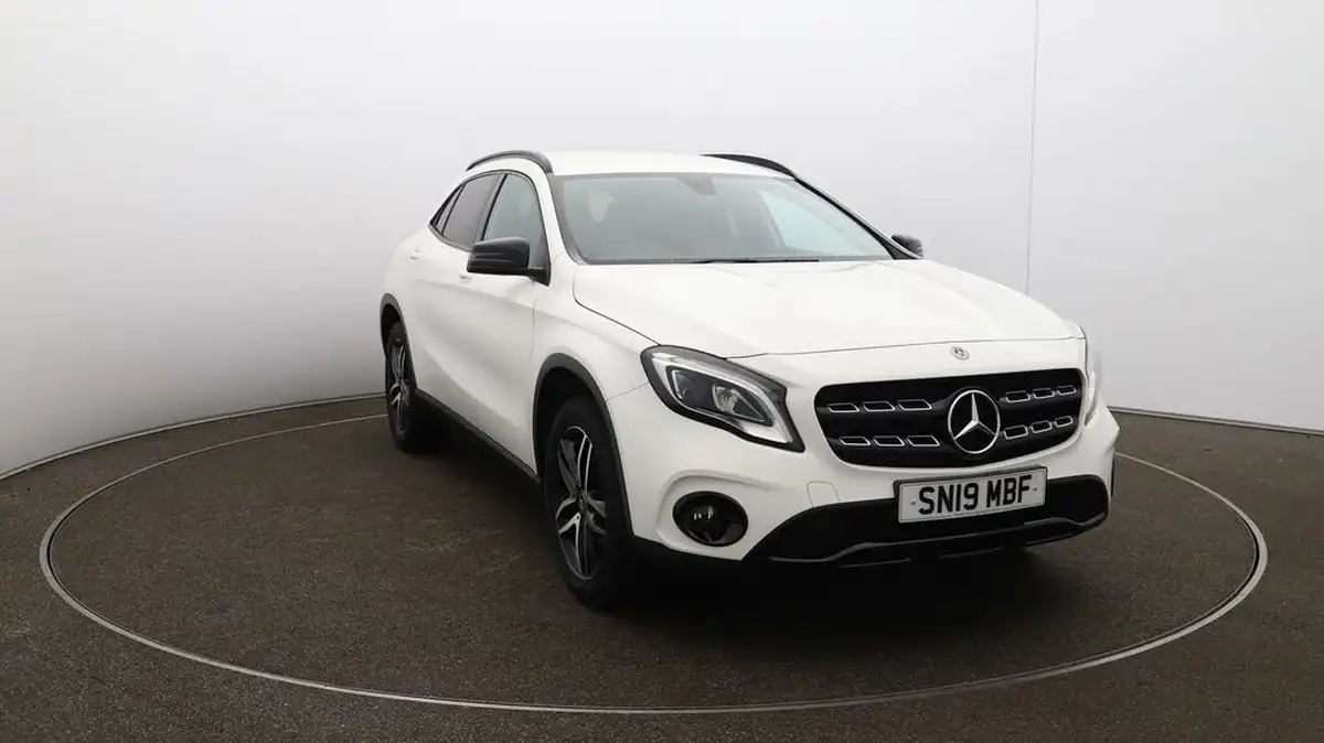 2019-mercedes-benz-gla-class-16-gla-180-urban-edition-ss-7g-dct-big-32