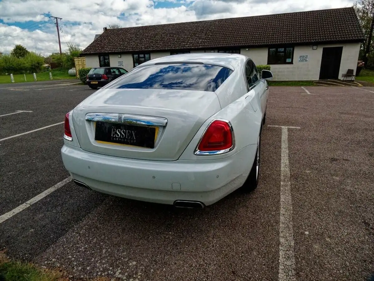 2016-rolls-royce-wraith-66-big-20