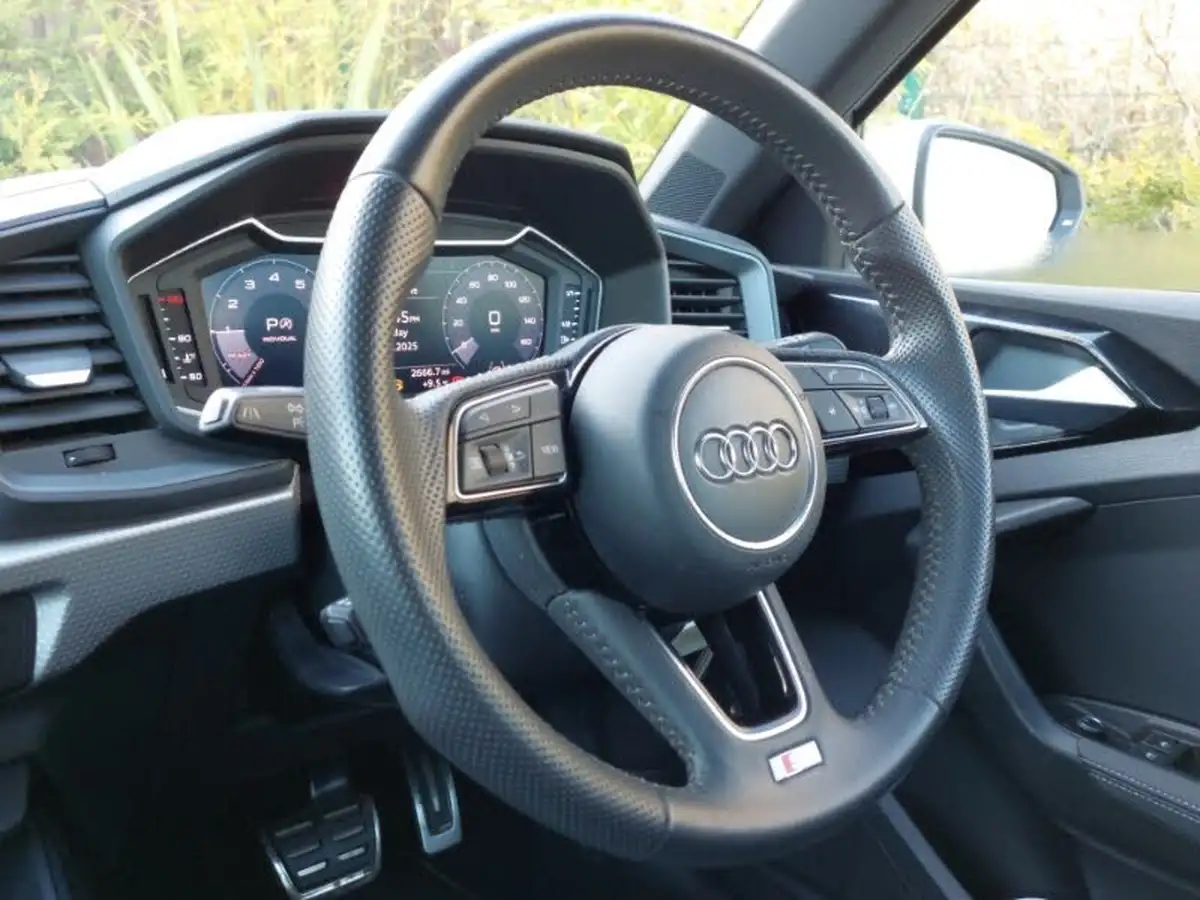 2019-audi-a1-15-35-tfsi-s-line-ss-big-10
