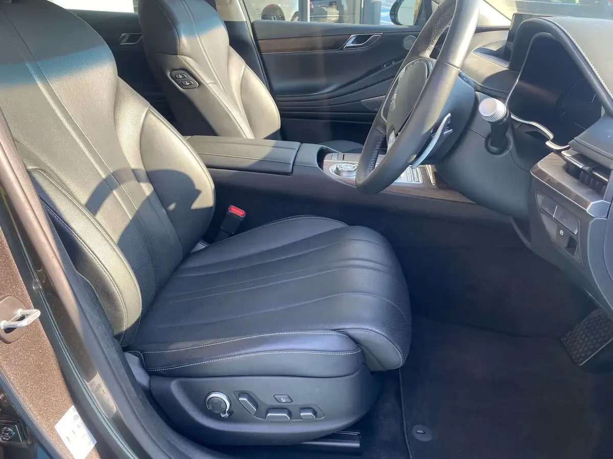 2023-genesis-g80-e-luxury-line-big-14