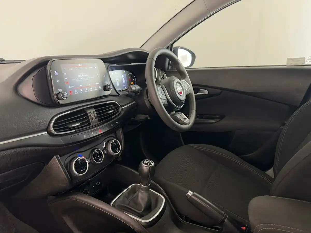 2021-fiat-tipo-10-life-hatchback-big-11