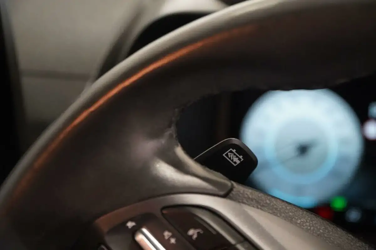 2022-hyundai-kona-e-premium-204ps-64kwh-7kw-obc-big-38