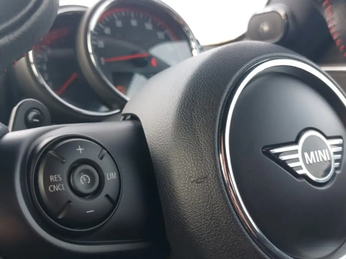2020-mini-clubman-20-john-cooper-works-big-15