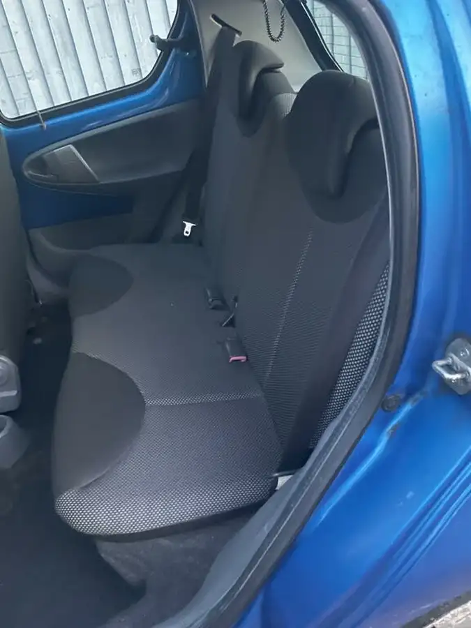 2009-toyota-aygo-10-aygo-blue-5d-mmt-big-10
