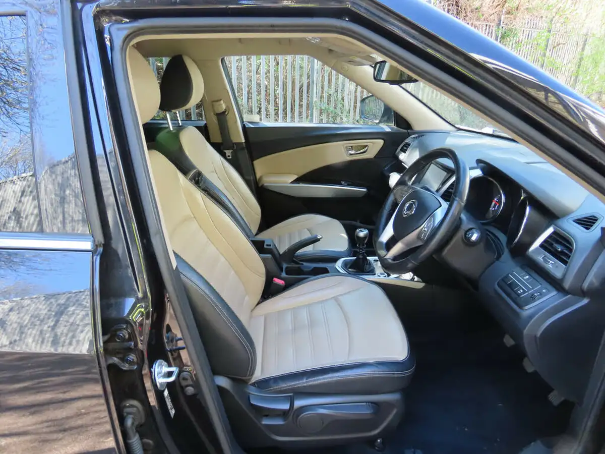2016-kgm-ssangyong-tivoli-16td-elx-2wd-big-9