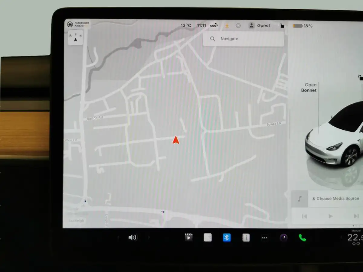 2022-tesla-model-y-e-long-range-big-5
