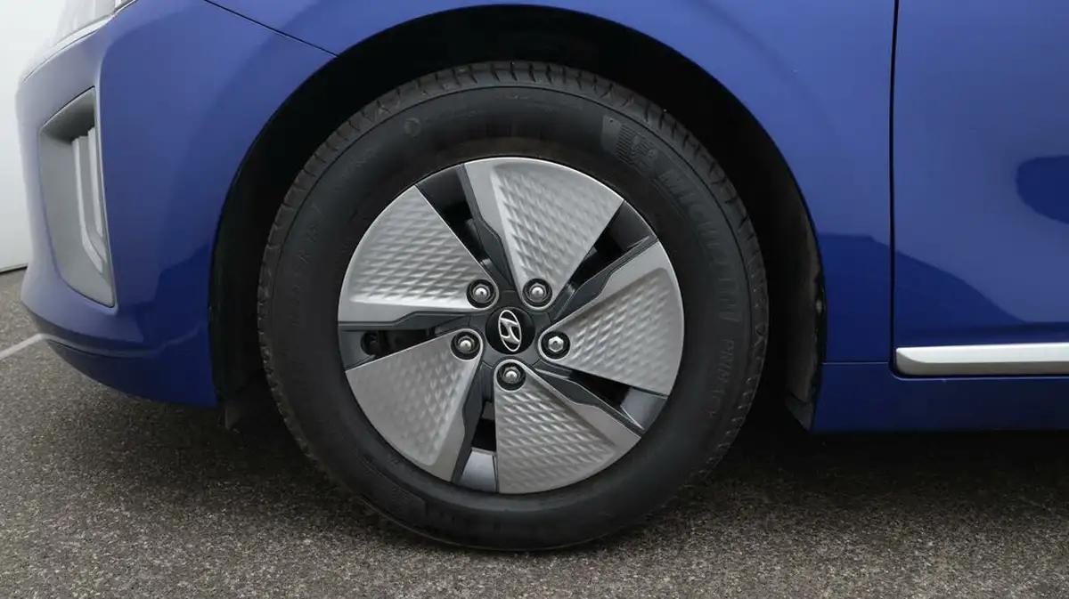 2020-hyundai-ioniq-16-gdi-premium-hybrid-big-18