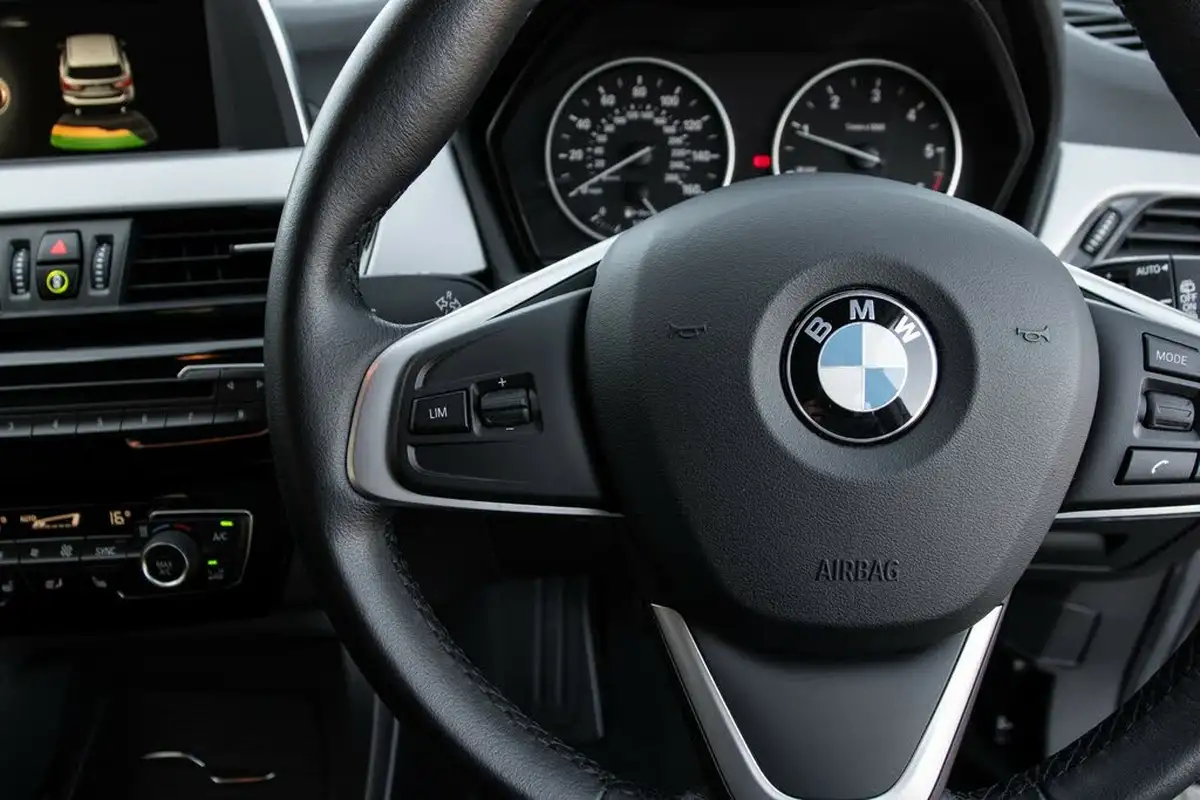 2016-bmw-x1-20td-xdrive18d-se-ss-big-18