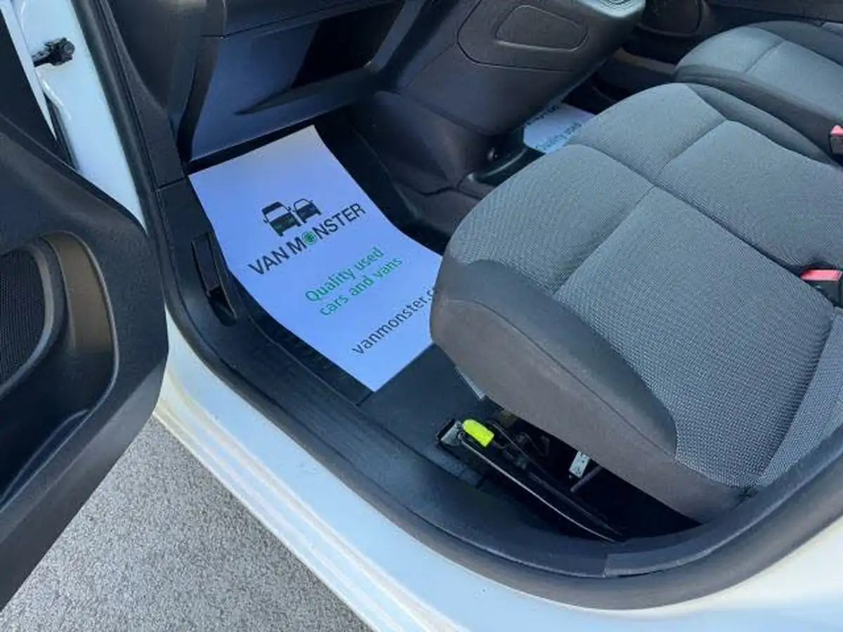 2021-peugeot-partner-15-bluehdi-1000-professional-100ps-eu6dt-panel-big-27