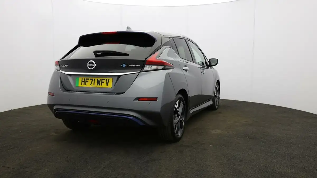 2021-nissan-leaf-e-tekna-big-53