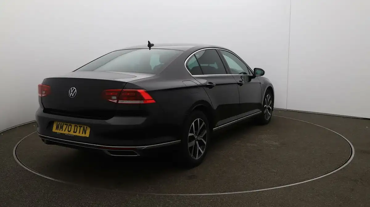 2021-volkswagen-passat-14-tsi-gte-saloon-4d-big-46