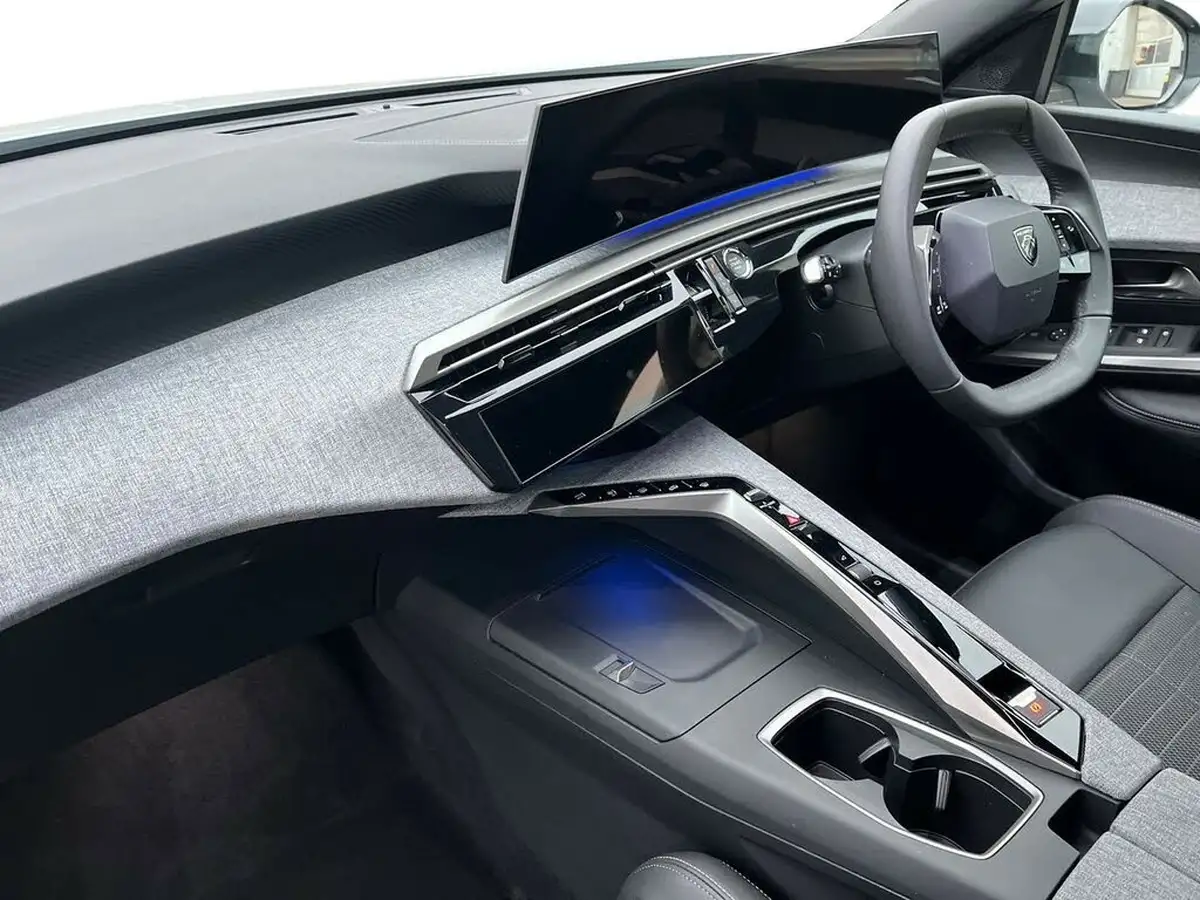 2024-peugeot-3008-suv-12-puretech-allure-136ps-hybrid-e-dsc6-big-6