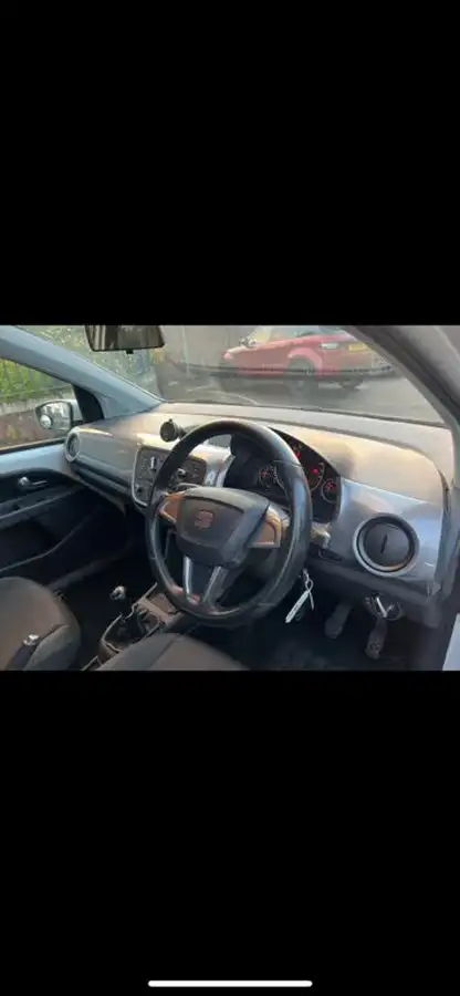 2013-seat-mii-10-sport-12v-3d-big-6