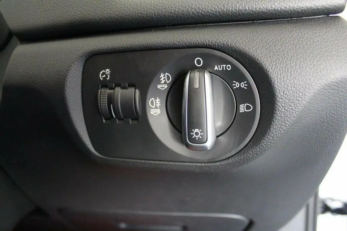 2014-audi-q3-20td-quattro-s-line-plus-177ps-tronic-big-48