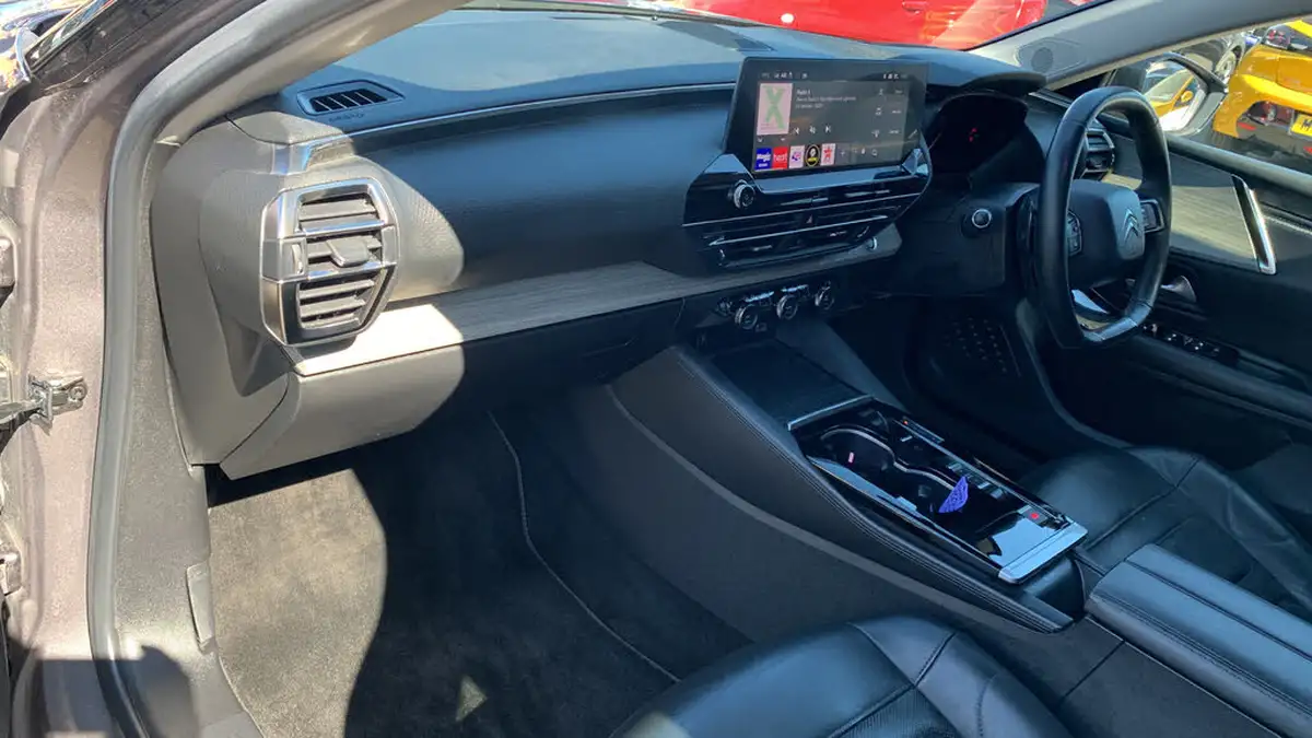 2022-citroen-c5-x-12-puretech-sense-plus-big-11