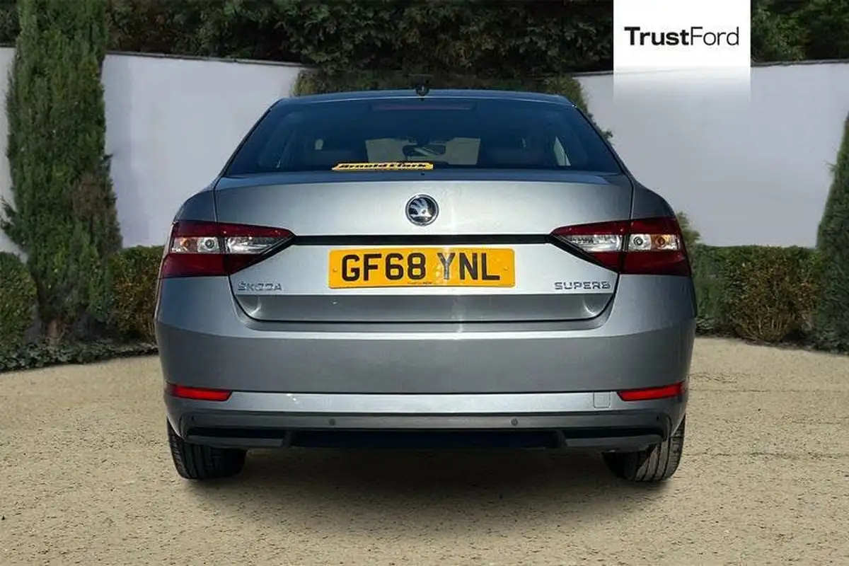 2018-skoda-superb-15-tsi-se-hatchback-dsg-big-6