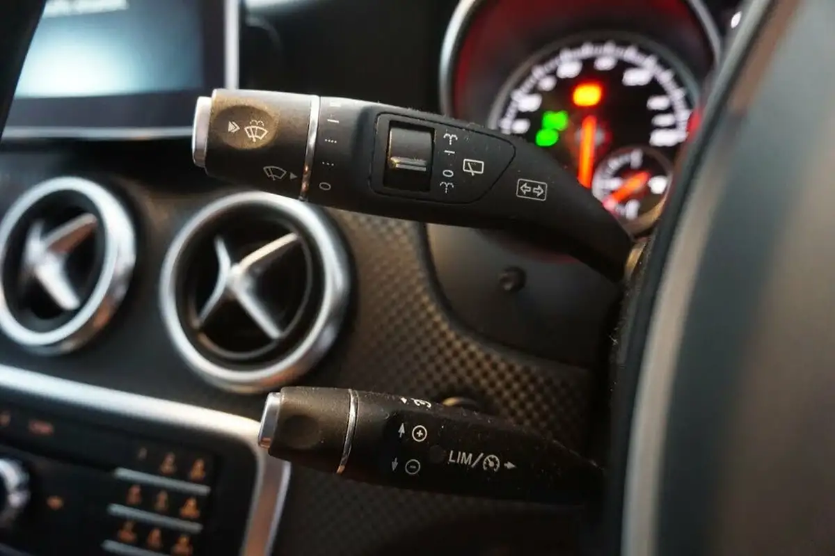 2016-mercedes-benz-a-class-16-a200-sport-executivess-7g-dct-big-20
