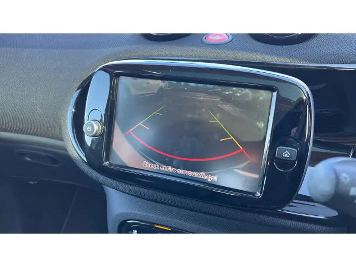 2021-smart-forfour-eq-exclusive-big-24