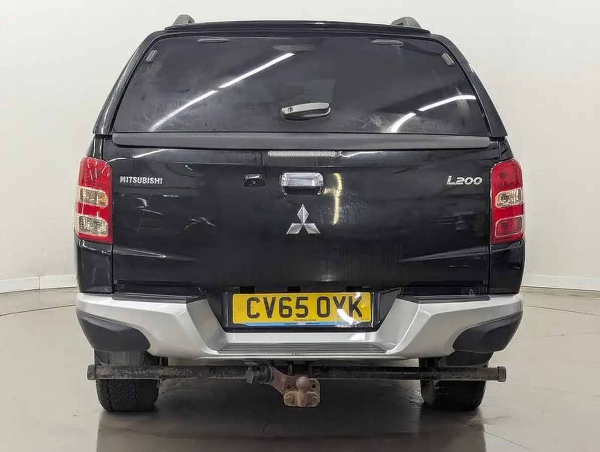 2015-mitsubishi-l200-24di-d-warrior-auto-big-8