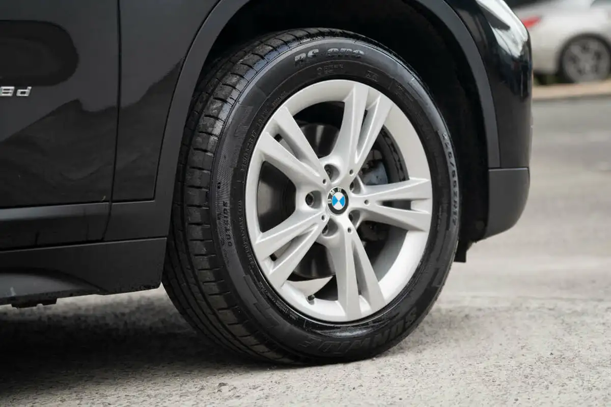 2017-bmw-x1-20td-sdrive18d-se-big-18