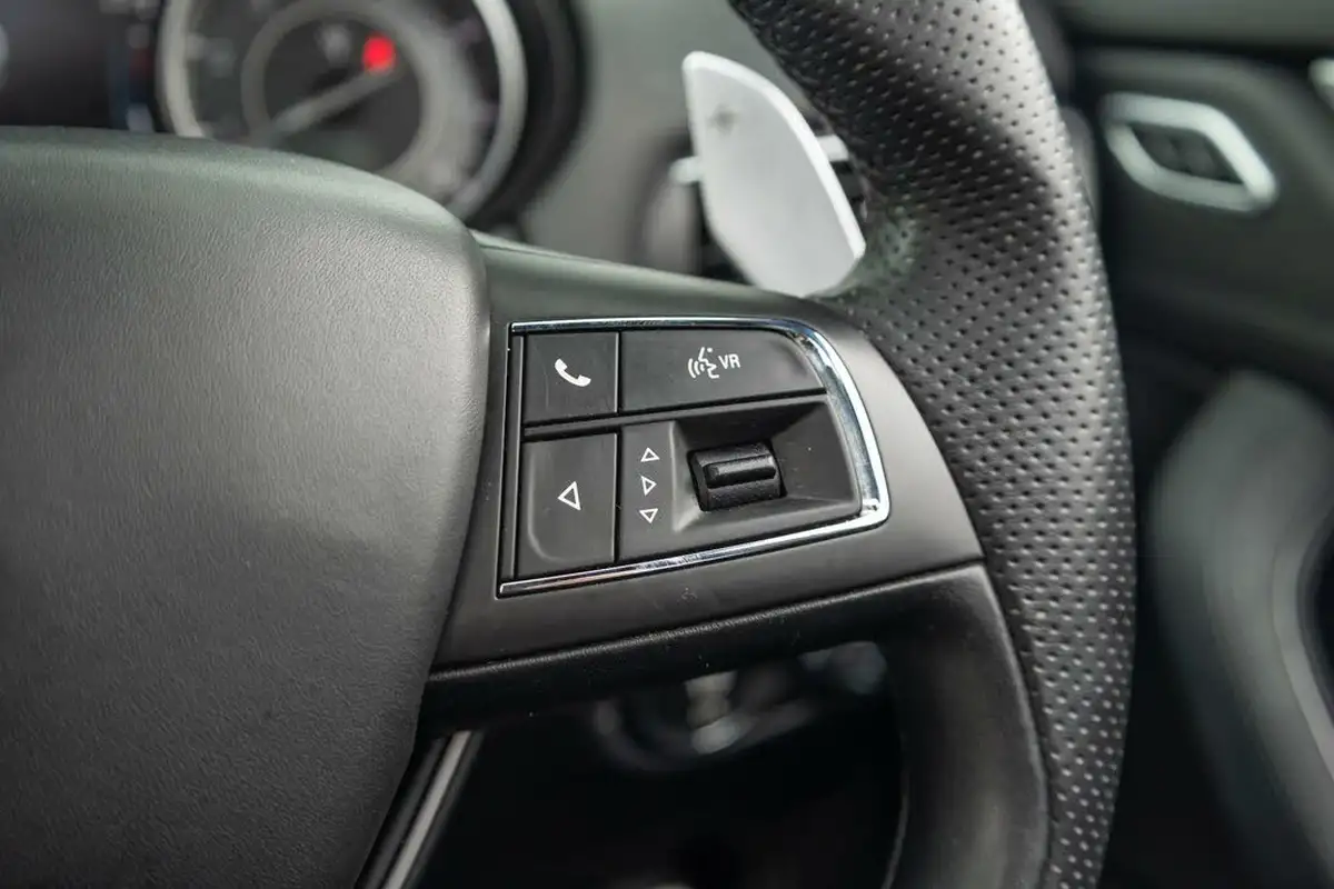 2021-maserati-levante-30-gransport-big-27