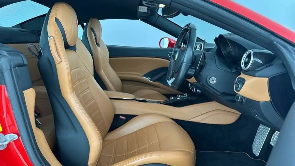 2017-ferrari-california-39-t-big-12