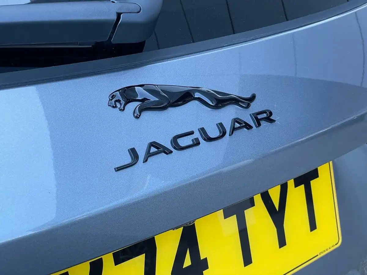 2024-jaguar-f-pace-30-d300-r-dynamic-hse-black-90th-anniversary-edition-big-11