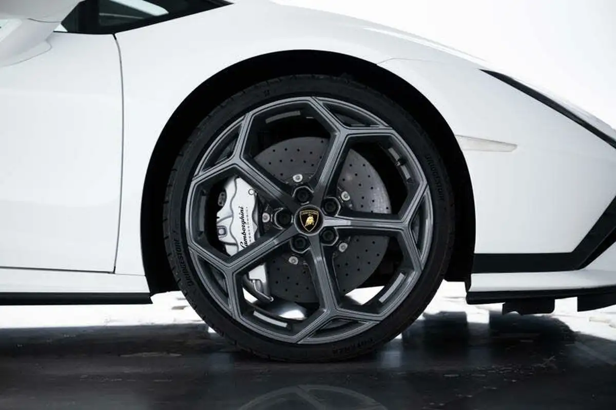2023-lamborghini-huracan-52-tecnica-big-8