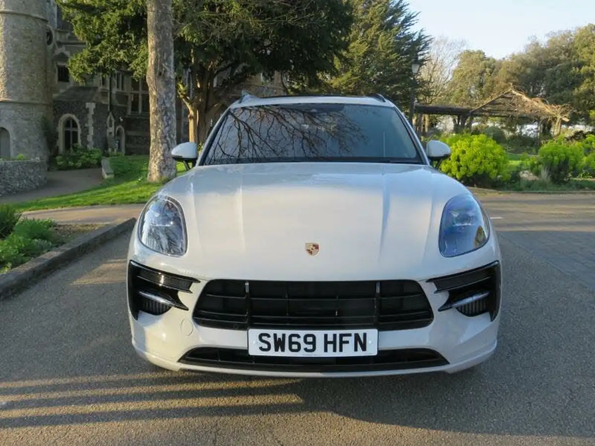 2019-porsche-macan-30-v6-s-big-3