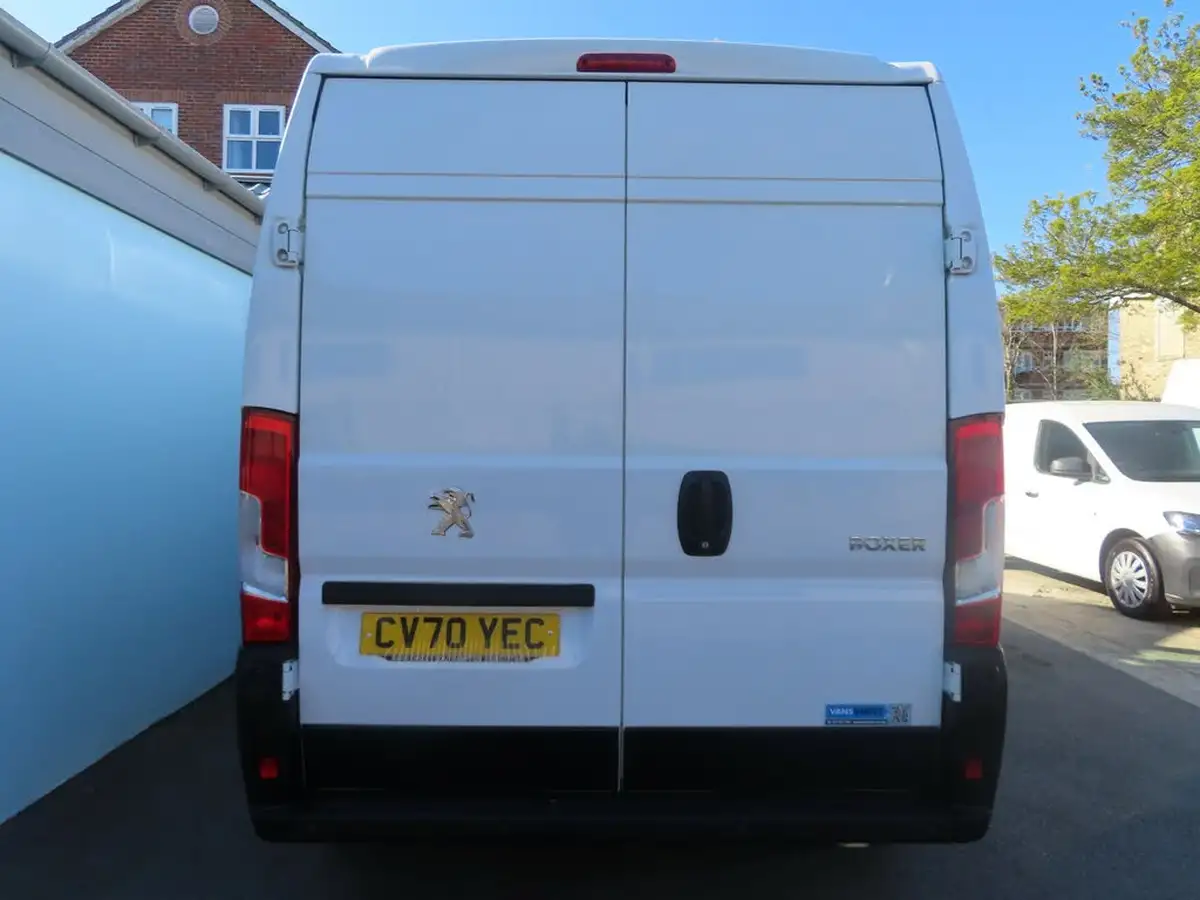 2020-peugeot-boxer-22-bluehdi-professional-335-l2-h2-big-13
