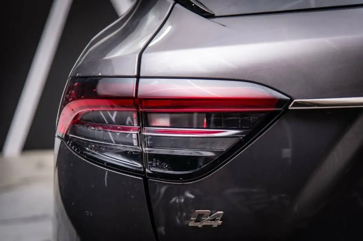 2021-maserati-levante-30-gransport-big-38