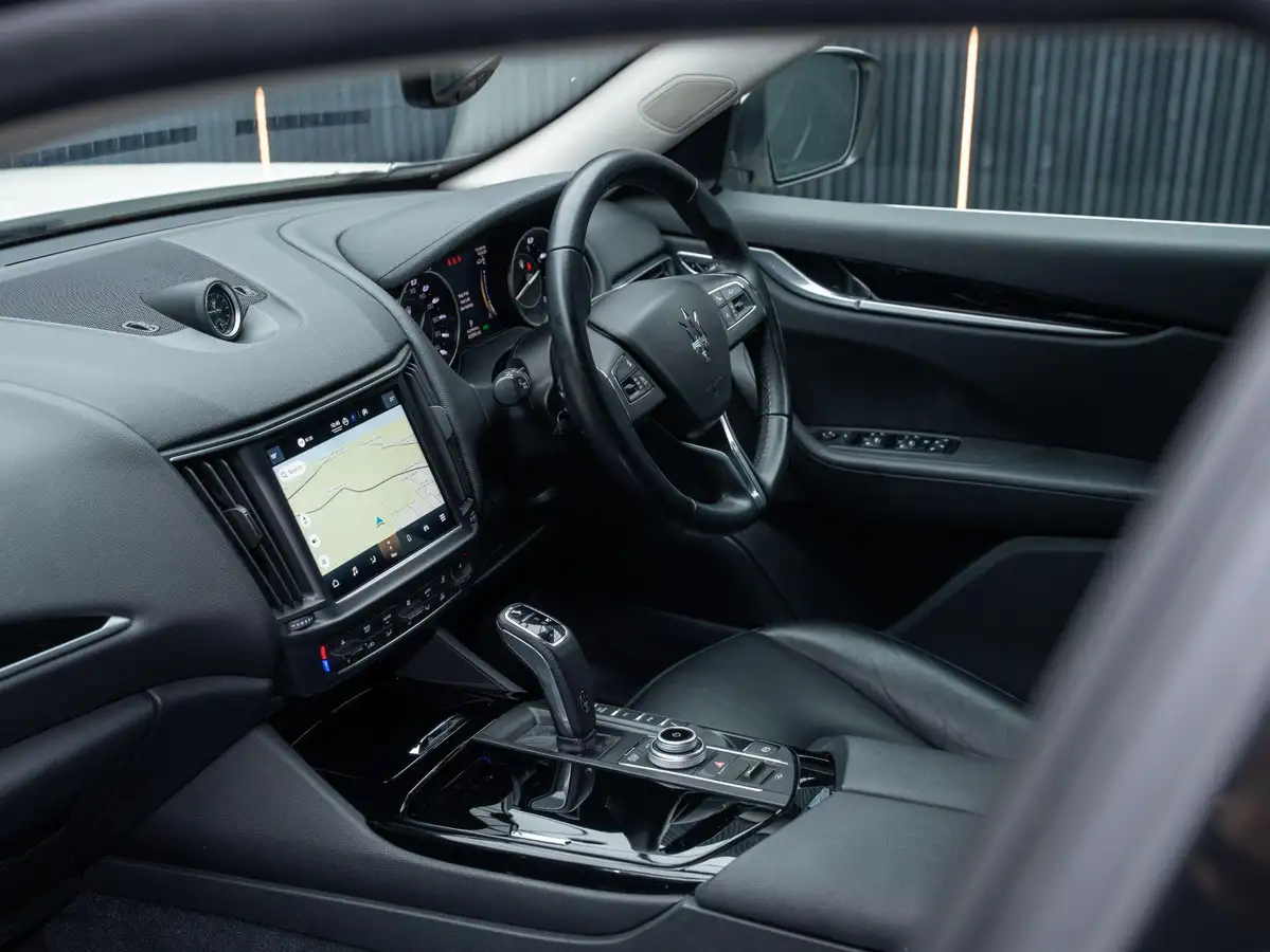 2021-maserati-levante-30-big-38