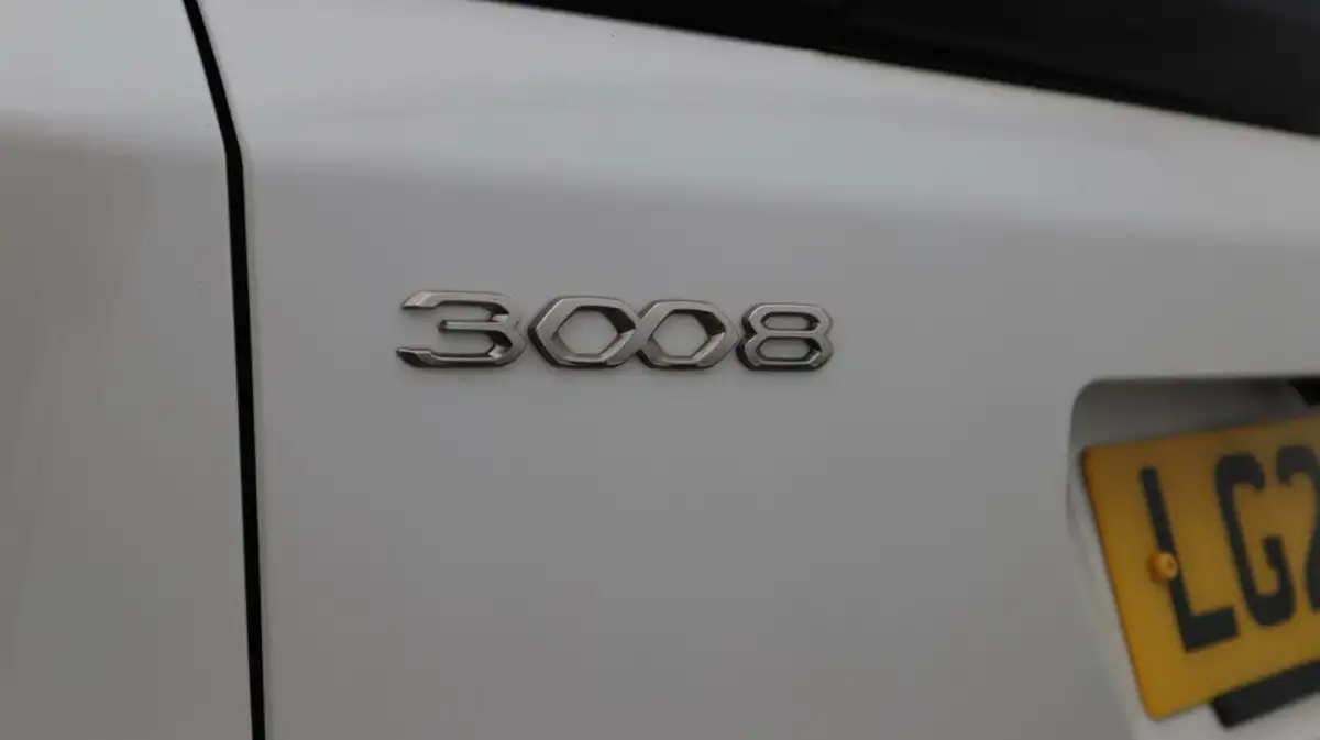 2022-peugeot-3008-suv-12-puretech-gt-premium-big-22