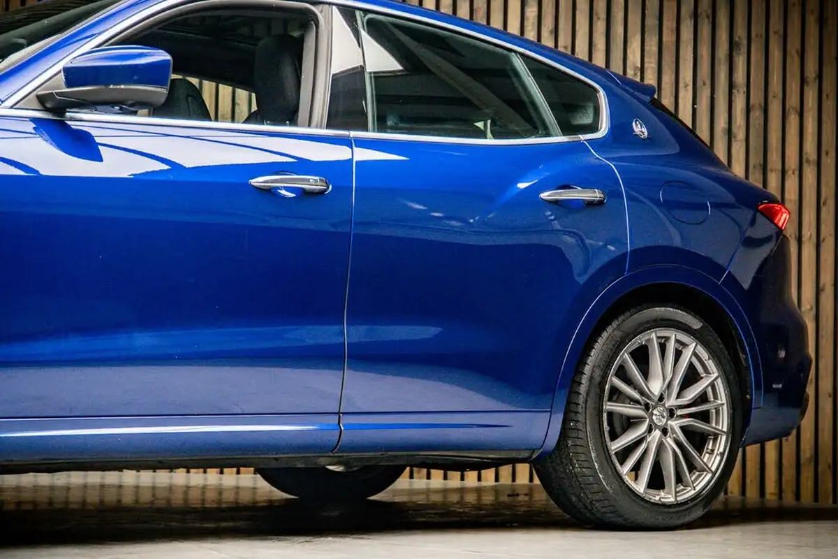 2021-maserati-levante-30-gransport-big-15