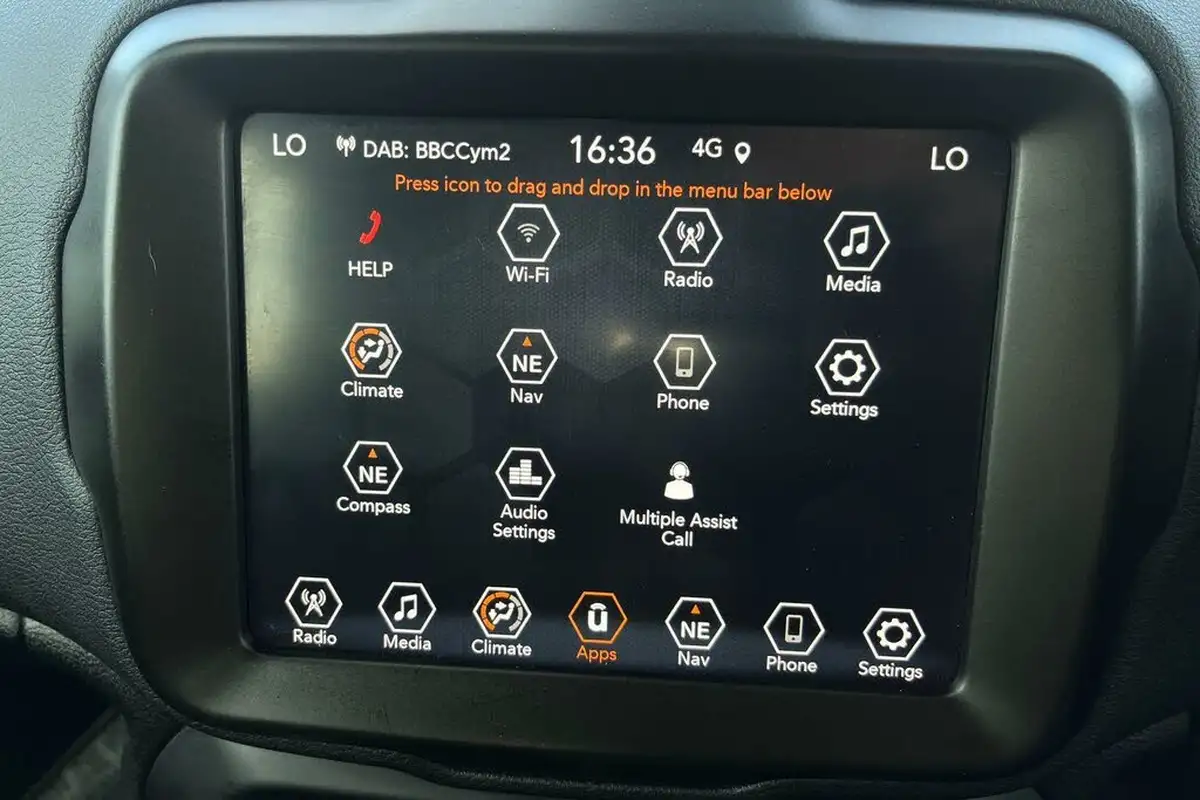 2021-jeep-renegade-10-gse-night-eagle-big-16