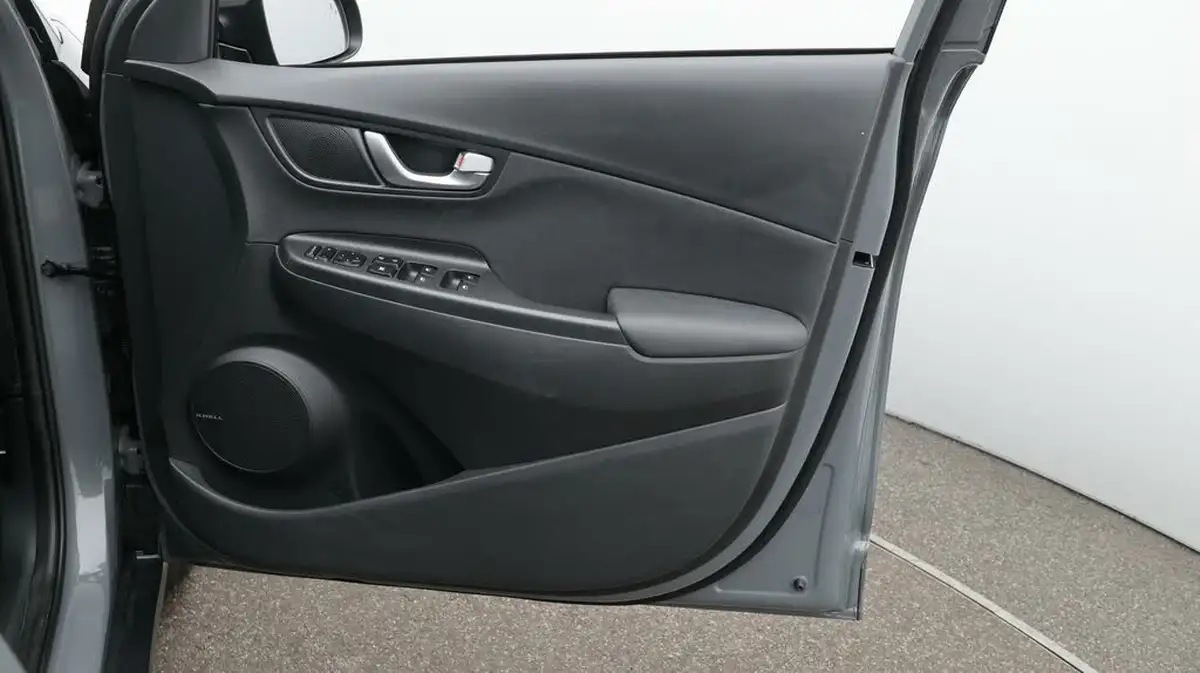 2021-hyundai-kona-e-ultimate-big-15