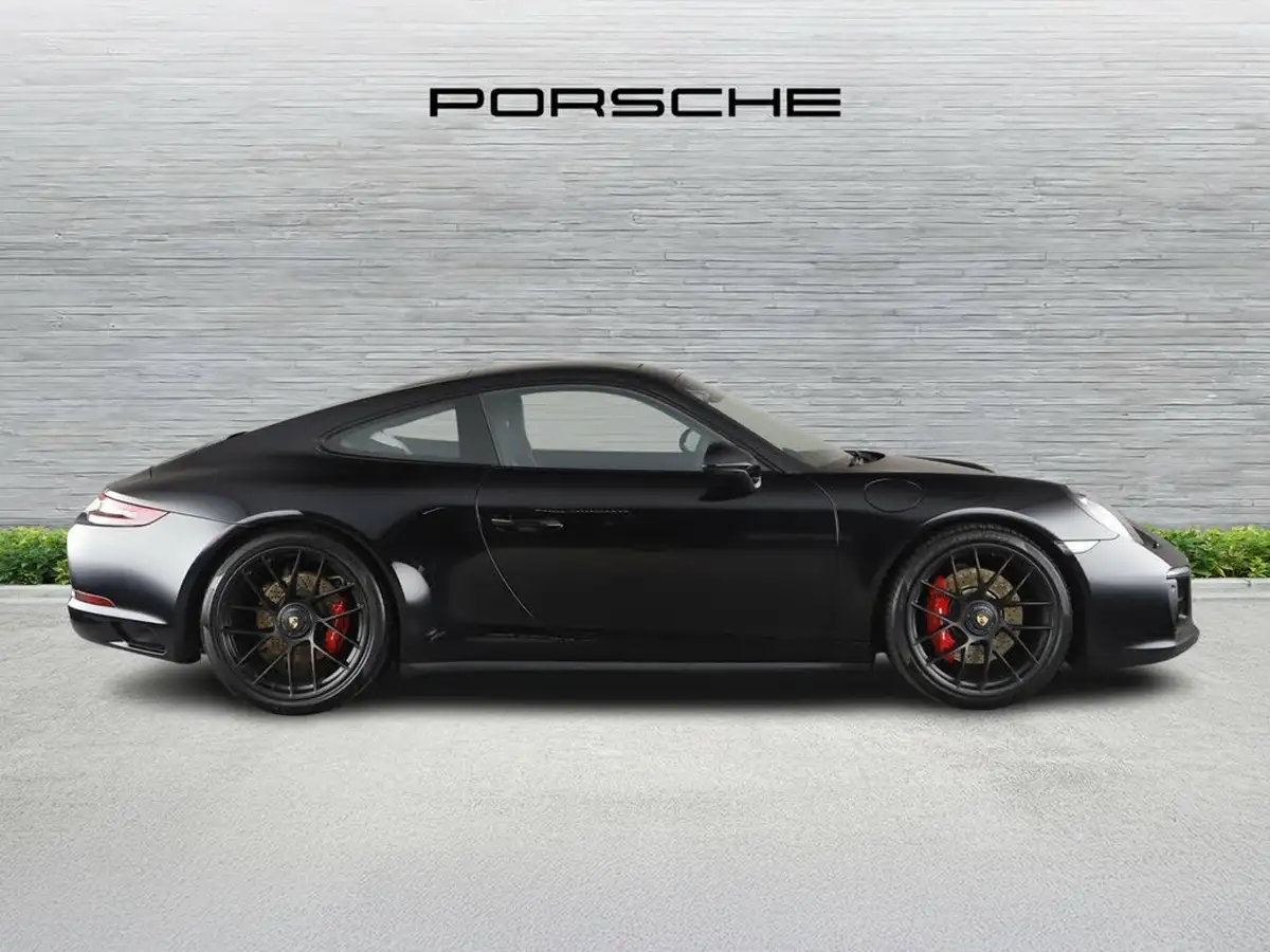 2019-porsche-911-30-carrera-4-gts-coupe-big-7