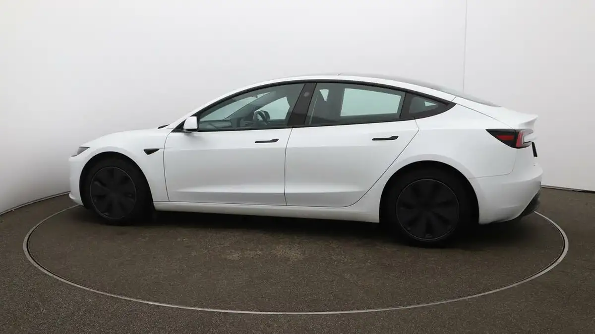 2024-tesla-model-3-e-rwd-big-49