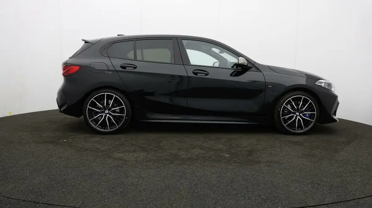 2024-bmw-1-series-20-m135i-xdrive-big-31