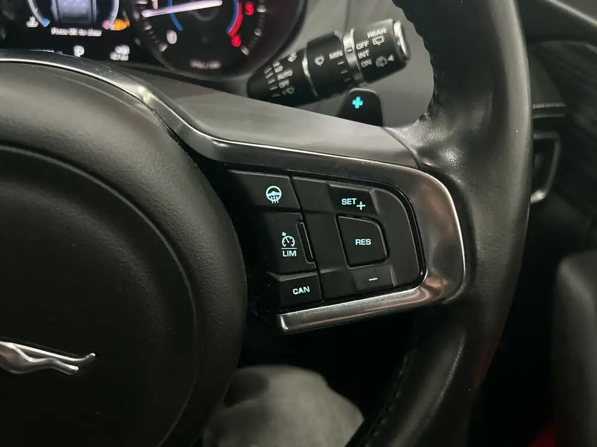 2017-jaguar-f-pace-20-i4d-r-sport-180ps-awd-auto-big-19