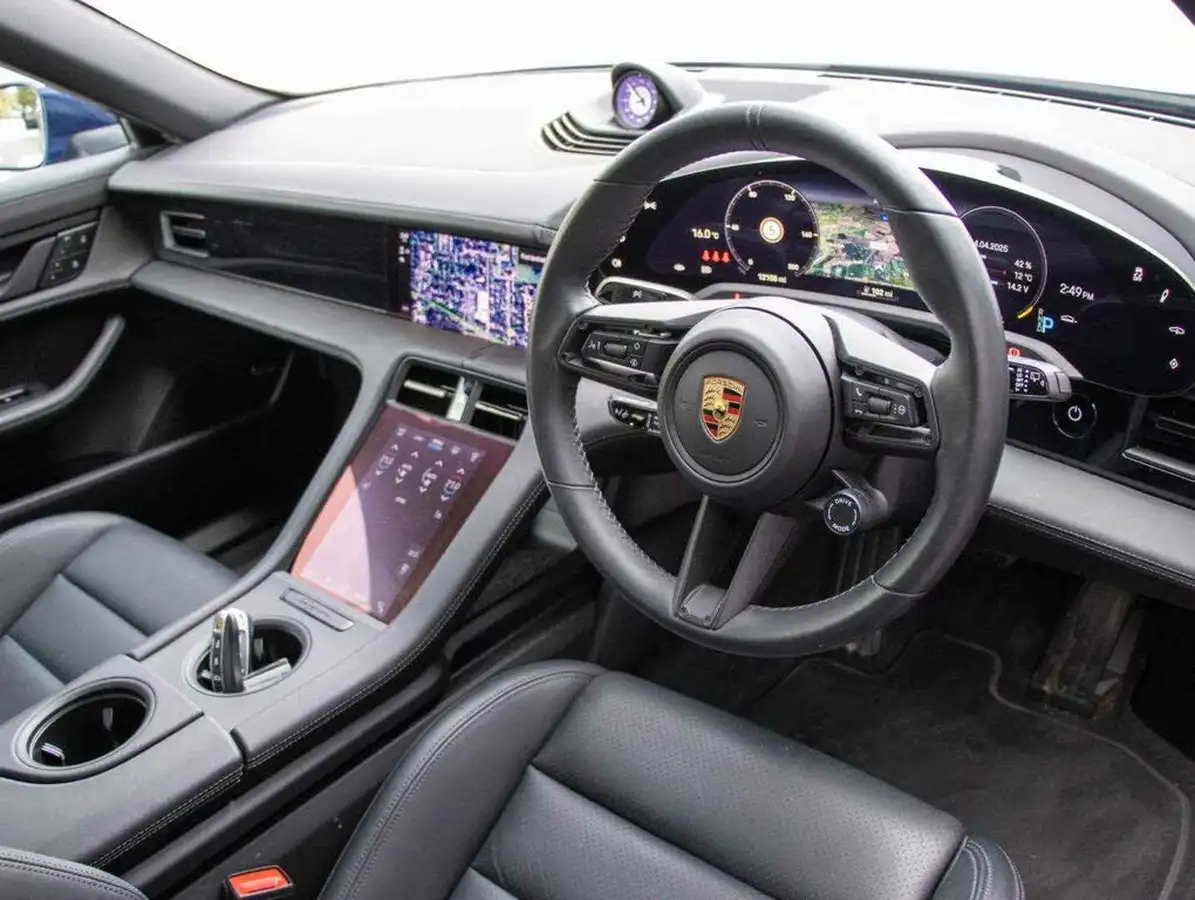2023-porsche-taycan-e-4-cross-turismo-big-4