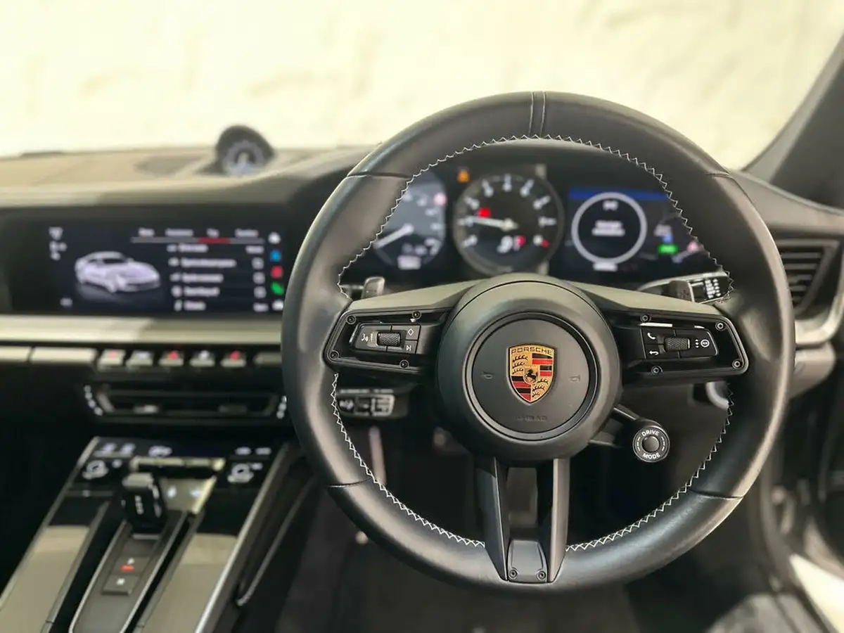 2022-porsche-911-30-carrera-4-coupe-big-2