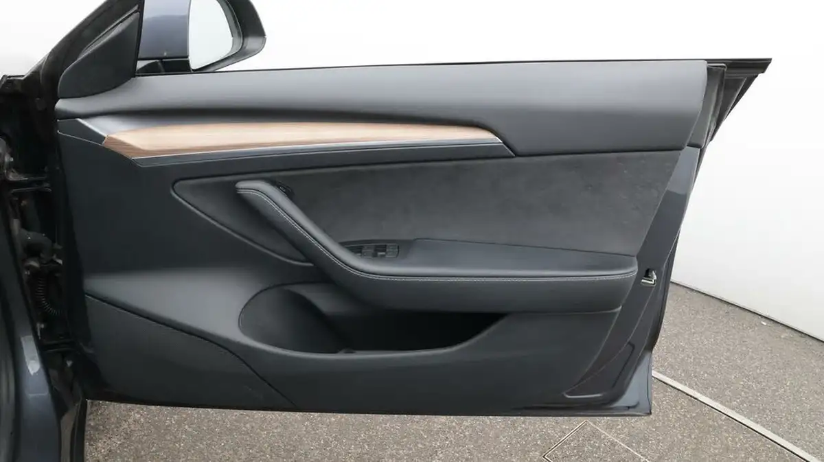 2021-tesla-model-3-e-standard-plus-big-15