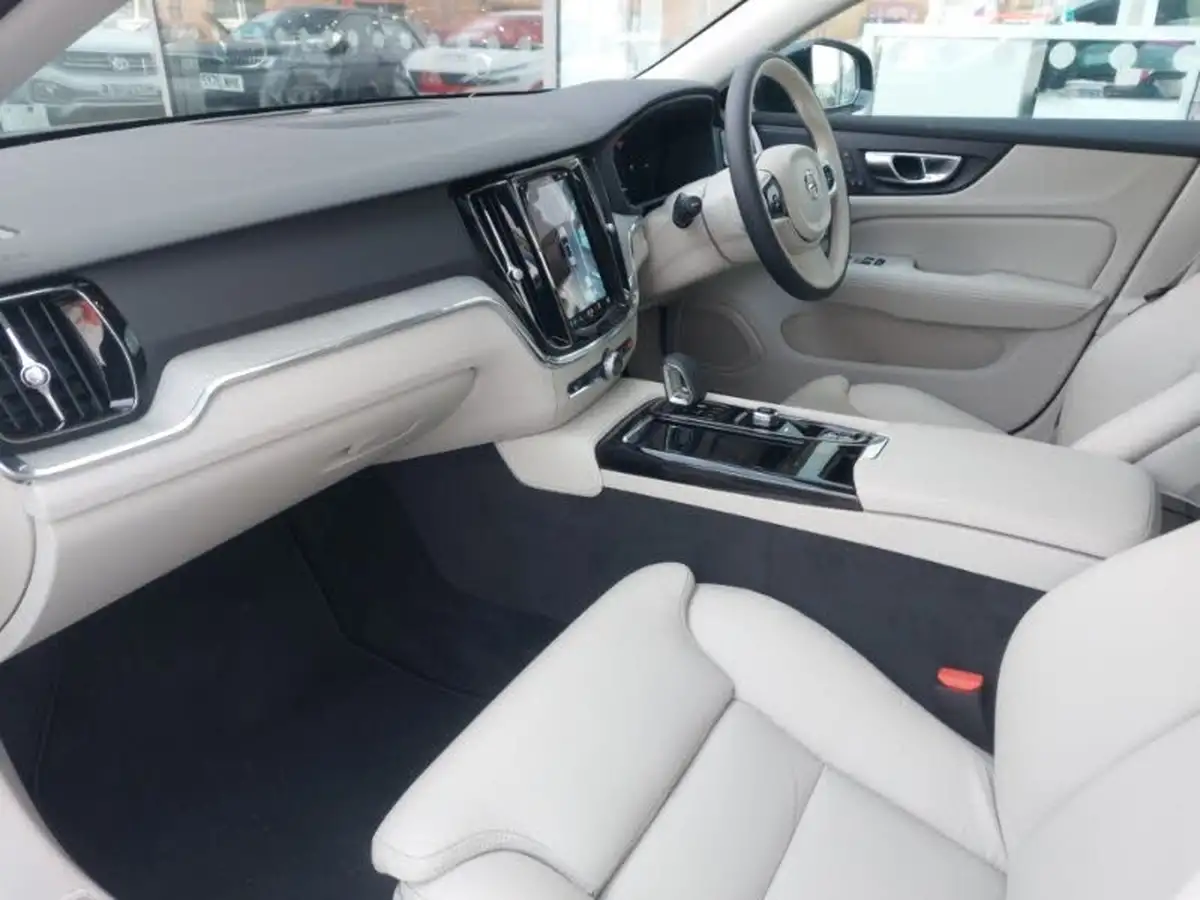 2024-volvo-v60-20-t8-ultra-big-4