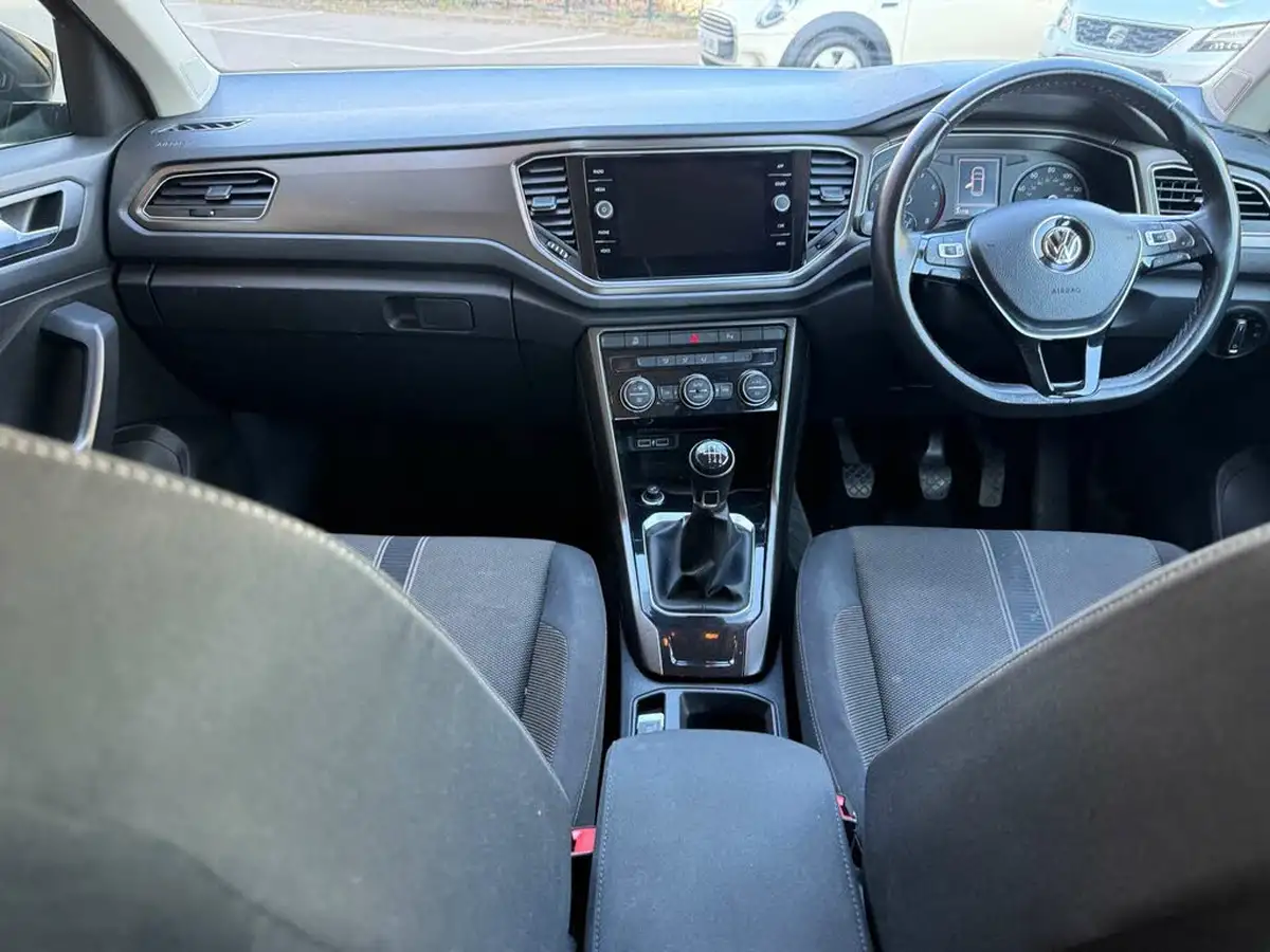 2018-volkswagen-t-roc-10-tsi-se-big-13
