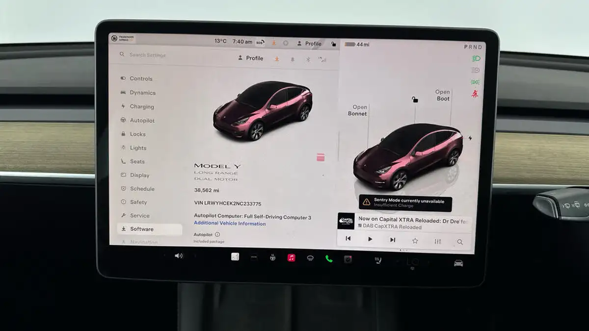 2022-tesla-model-y-e-long-range-big-11