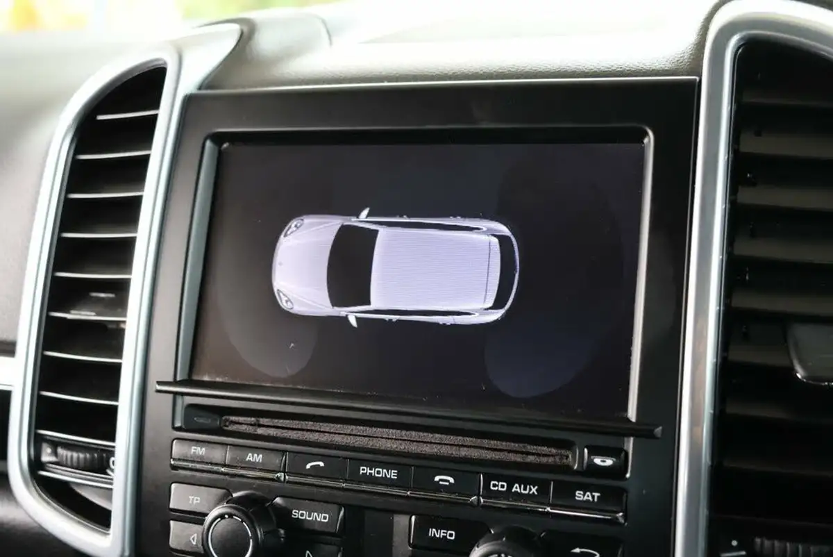 2015-porsche-cayenne-30td-big-26