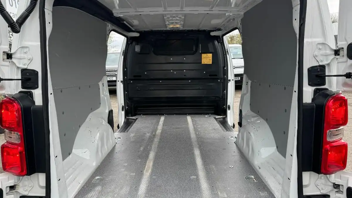 2019-vauxhall-vivaro-15td-2900-l2h1-dynamic-big-25