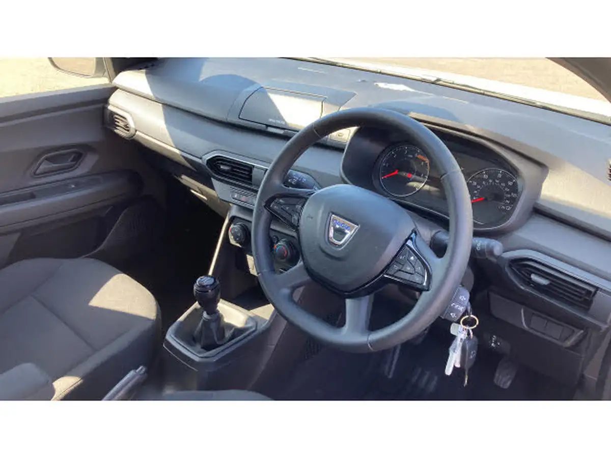 2021-dacia-sandero-10-sce-essential-big-10
