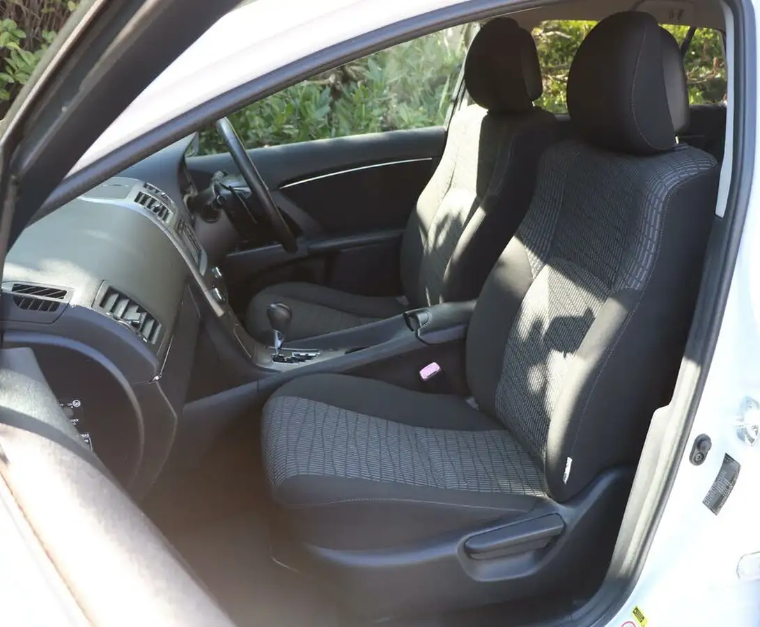 2010-toyota-avensis-18-tr-v-matic-estate-5d-1798cc-big-17